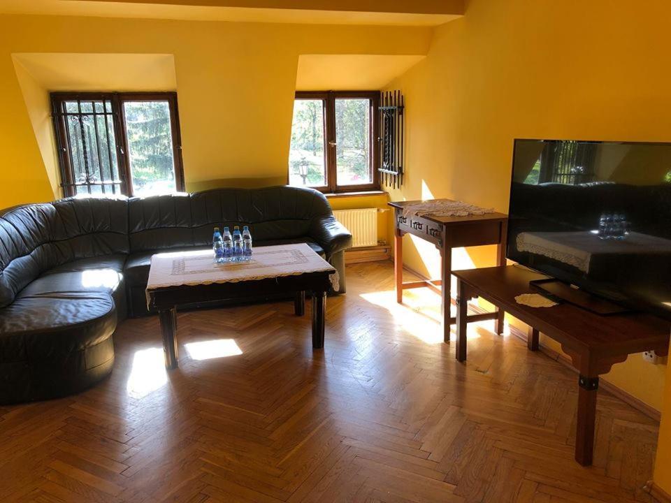 Dworek Cieszynski Cieszyn  Exterior foto